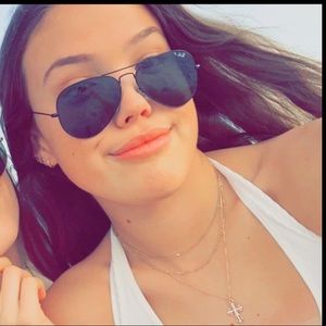 Meet your Posher, Meredith